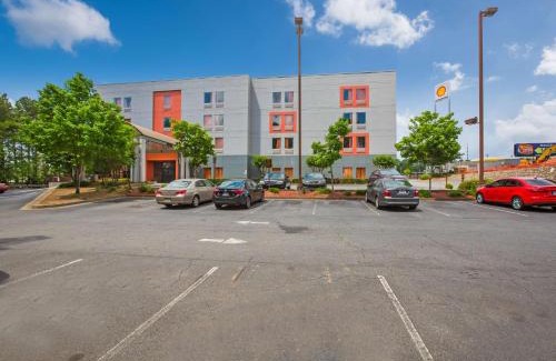 Cumberland Hotel | Budgetel Inns & Suites - Atlanta Galleria Stadium