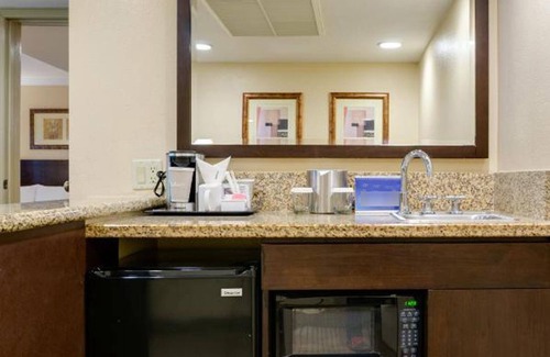 Northwest Anaheim Hotel | Buena Park Grand Hotel & Suites