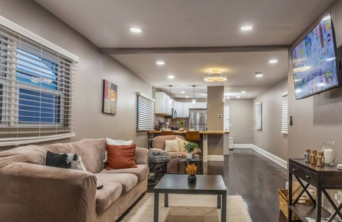 Front Park House | Buffalo - Alicia 2BDRM