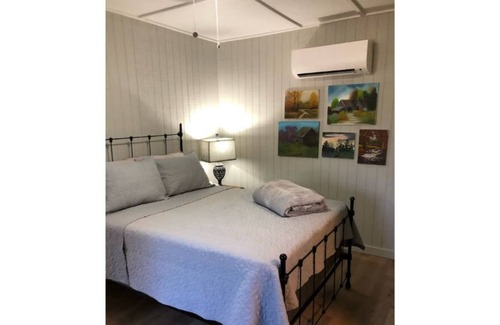 Saint Joe Cabin | Buffalo Bungalow quiet, secluded and close to Buffalo River accesses!!!