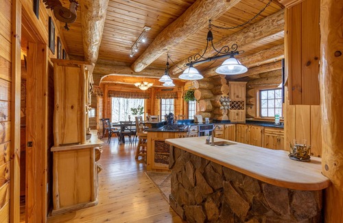Creston House | Buffalo Creek Lodge - Private home on 12 acres. Stunning views, hiking trails, hot tub, pool table!