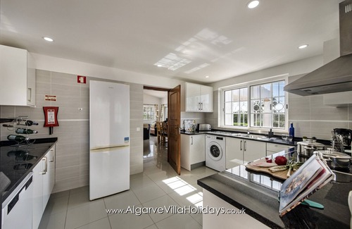 Guia Villa | Buganvilia - Lovely 3 bedroom villa in Guia