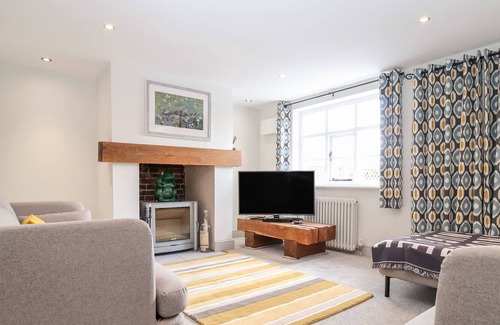 Martlesham Heath Cottage | BUGG COTTAGE, family friendly, with a garden in Levington