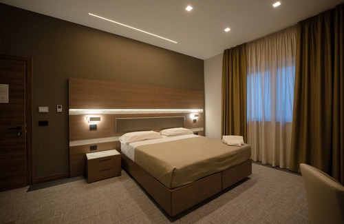 Carinaro Hotel | Building Hotel