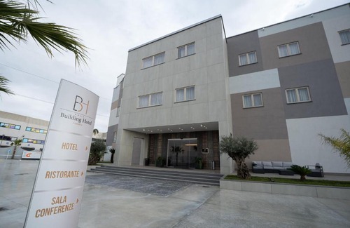Carinaro Hotel | Building Hotel