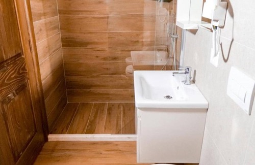 Berat Hotel | Bujtina Kapllani