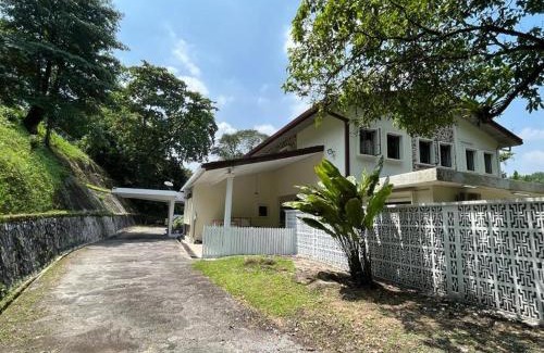 Kuala Lumpur Villa | Bukit Tunku Grande Villa by uBook