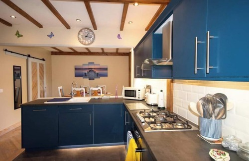 Bulat-Pestivien House | Bulat-Pestivien Retreat with 4 spacious Bedrooms
