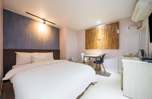Daejo-dong Hotel | Bulgwang Tiffany