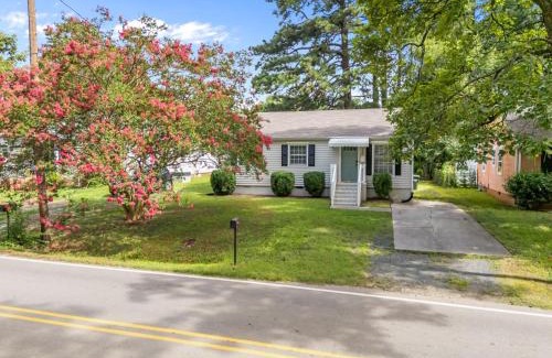 Durham House | Bull City Bungalow Walk to Ninth St Near Duke
