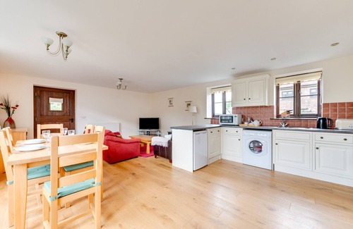 Cranbrook House | Bull Cottage - Two Bedroom House, Sleeps 4
