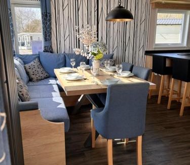 Tattershall Resort | Bull Rush Retreats luxury hot tub lodge at Tattershall Lakes