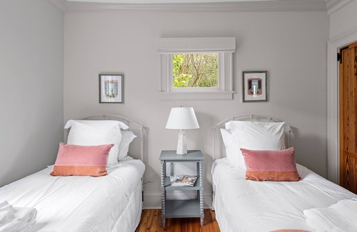 Harleston Village House | Bull Street Bungalow, Gorgeous 3br/2ba Downtown