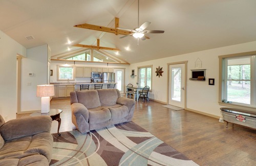 Mountain View Cabin | 'Bullfrog Bluff' Mountain View Cabin w/Deck!