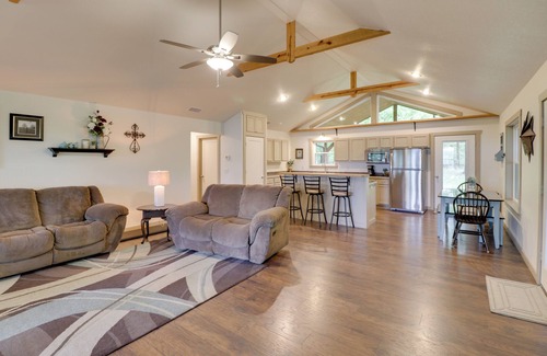 Mountain View Cabin | 'Bullfrog Bluff' Mountain View Cabin w/Deck!