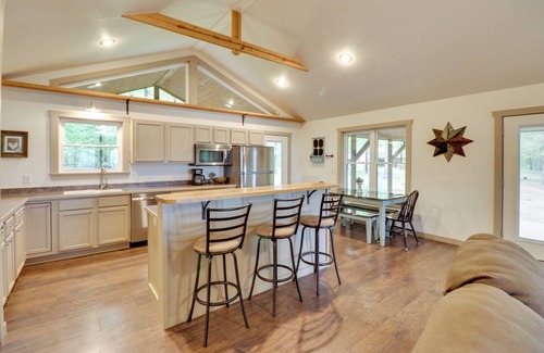 Mountain View Cabin | 'Bullfrog Bluff' Mountain View Cabin w/Deck!