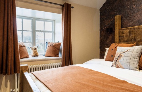 Holymoorside House | Bulls Head - Holymoorside