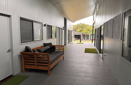 Brisbane Waterfront House | BULWER BREEZES - Beautiful new beach house, perfect for a family vacation