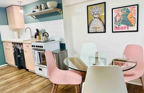 Fremont Apartment | Bumbershoot Suite in Fremont - Dog friendly!