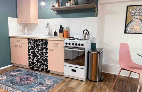 Fremont Apartment | Bumbershoot Suite in Fremont - Dog friendly!