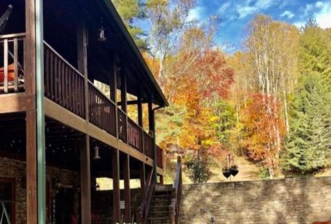 Sky Valley House | Bumble Bee Cabin