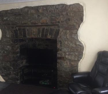 Trecynon Apartment | Bumble Bee Cottage Contractor Accommodation