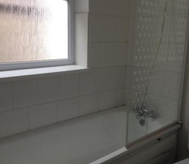 Trecynon Apartment | Bumble Bee Cottage Contractor Accommodation