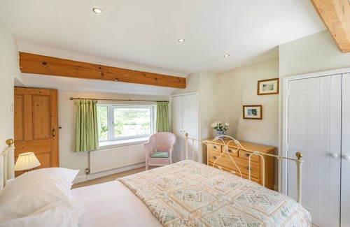 Darley Cottage | BUMBLE COTTAGE, pet friendly, luxury holiday cottage in Darley
