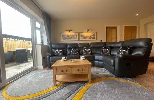 Truro House | Bumblebee Barn, Luxury contemporary holiday home