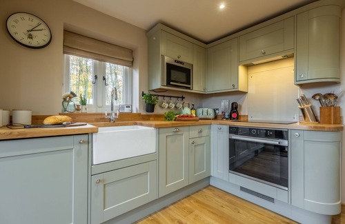 Bury St Edmunds Cottage | Bumblebee Cottage, Culford Heath, Suffolk