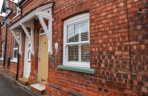 Beverley House | Bumblebee Cottage