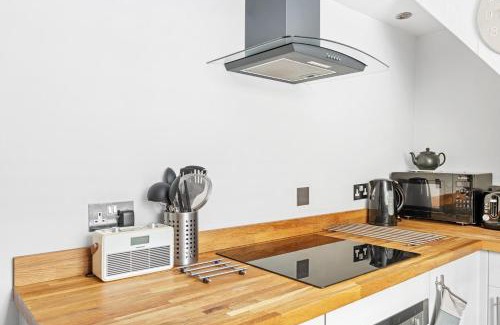 Crich House | Bumblebee cottage in Crich, Peak District, Cosy retreat for two