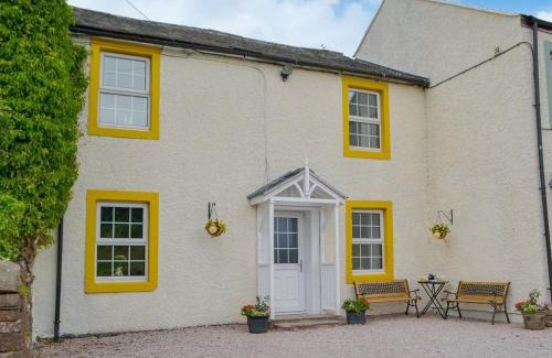 Yanwath House | Bumblebee Nook