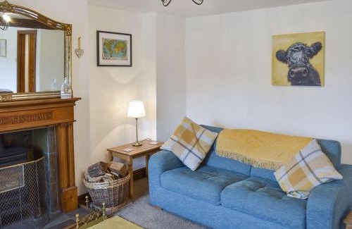 Yanwath House | Bumblebee Nook