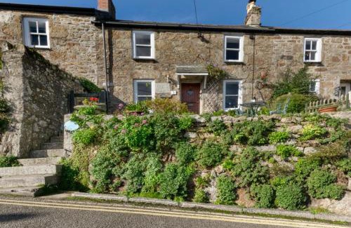 Mousehole House | Bumbles