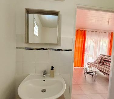 Trois-Rivieres House | Bung'hello Village, Piscine et Parking gratuit