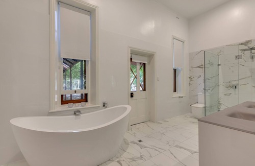 Yankalilla House | Bungala House - Historic mansion with pool on 5 acres, 5 bedrooms/4 bathrooms