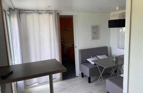 Hautefage-la-Tour Ski Chalet | Bungalow à la campagne