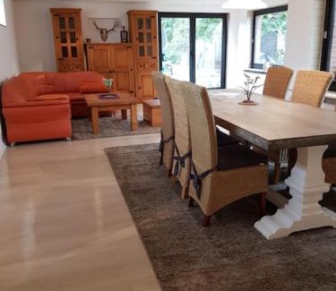 Schenefeld Apartment | Bungalow 3-Zimmer/Wlan/Garten/Parkplatz