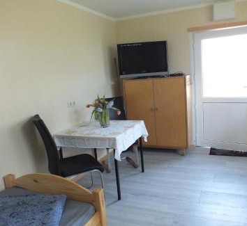 Pruchten House | Bungalow 8 Mini