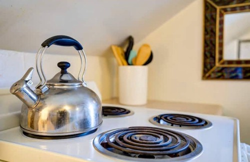 Johnson City Apartment | Bungalow apartment in Tree Streets, close to everything