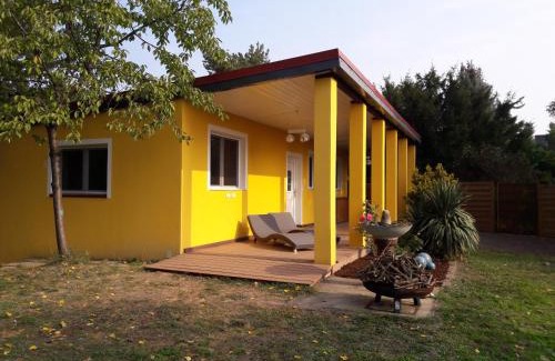 Kaisermuhlen House | Bungalow at Lake Alte Donau