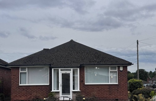 Cheadle House | Bungalow Bliss: Recently Renovated 3 Bedroom Stay