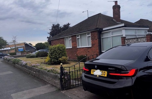 Cheadle House | Bungalow Bliss: Recently Renovated 3 Bedroom Stay