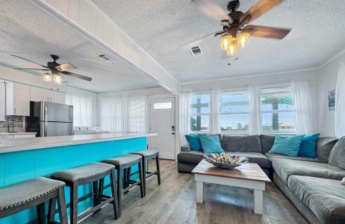 Fort Morgan Pines House | Bungalow by the Bay with FREE ACTIVITIES