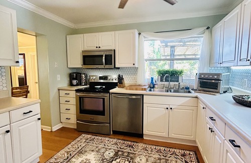United Central House | Bungalow Centrally Located DTSP with Swim Spa