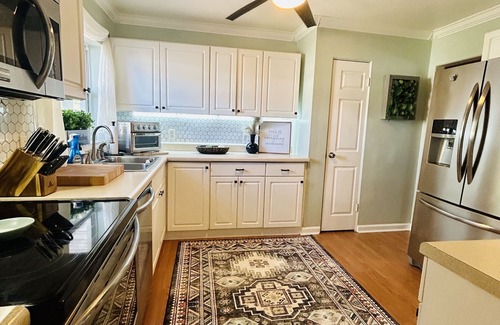United Central House | Bungalow Centrally Located DTSP with Swim Spa