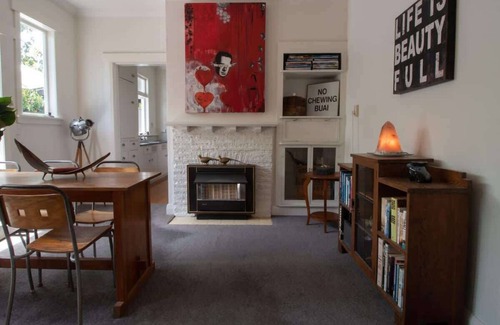 New Plymouth House | Bungalow Eight - 1930s charm near Pukekura Park