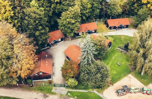 Neubrandenburg House | Bungalow House D - Schullandheim