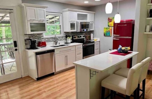 Dahlonega House | Bungalow in small and quiet cul-de-sac, pet-friendly.n